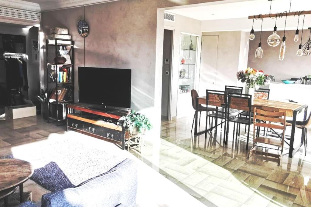 Appartement Nice Centre Vue Mer Avec Piscine Pour Famille, Couple D'Amis Pas De Groupes De Jeunes Autorises エクステリア 写真